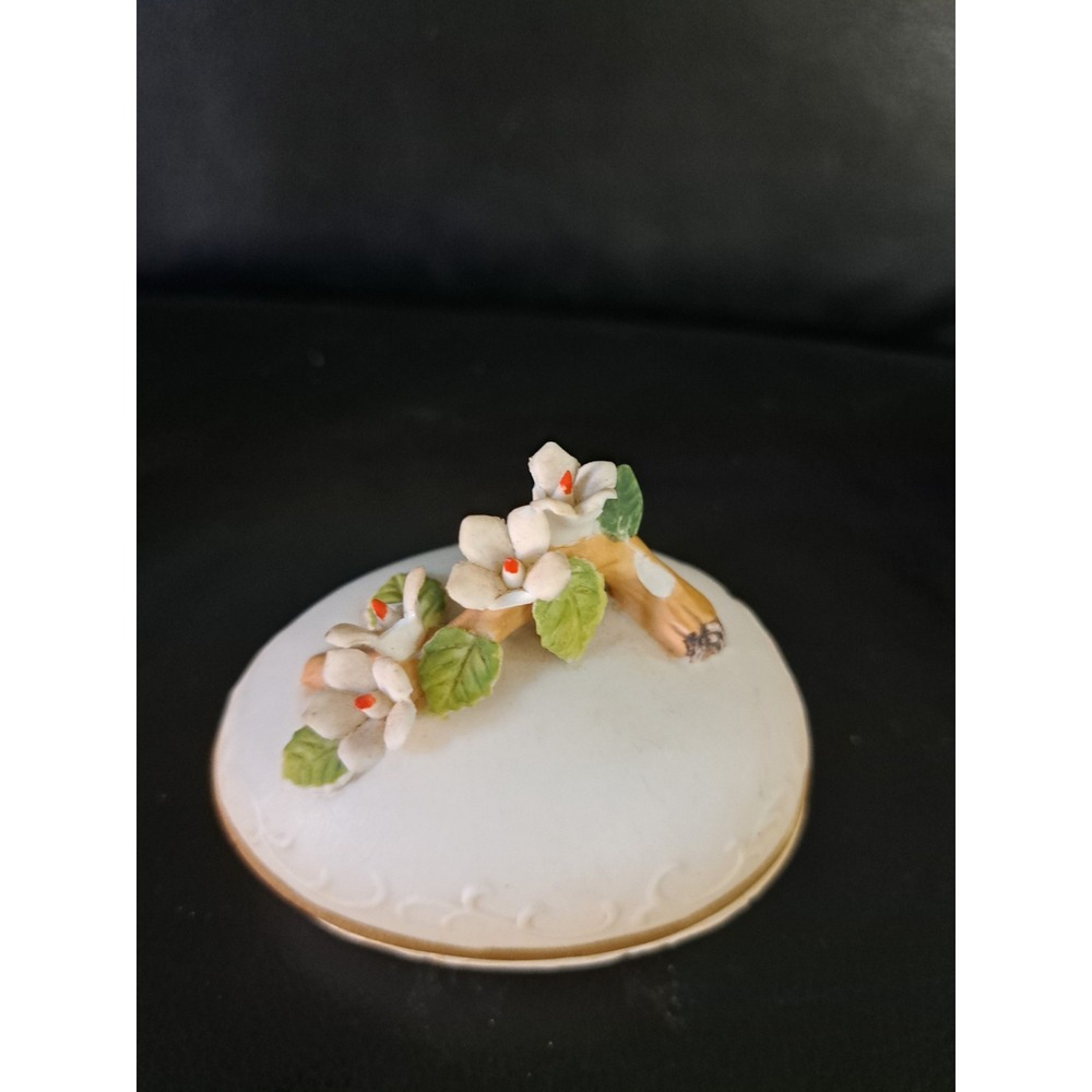 VTG Lefton applied floral porcelain bisque egg lid‎ trinket box